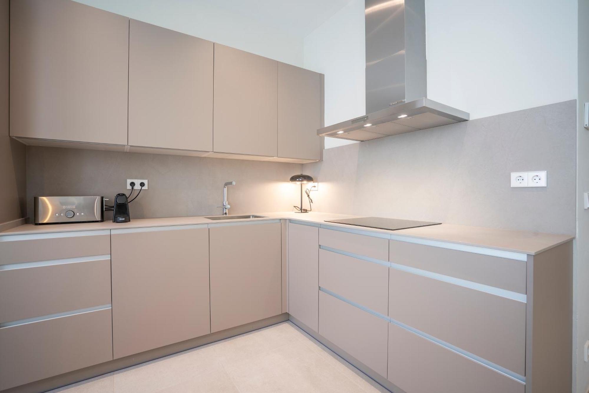 Sitges Spaces Garden Condo-2 Bedrooms, 2 Bathrooms, Garden Terrace, Near Center, Sleeps Up To 6- Monthly Rentals Only Eksteriør bilde