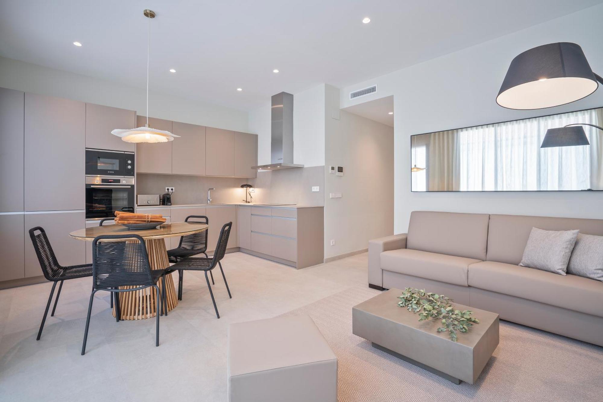 Sitges Spaces Garden Condo-2 Bedrooms, 2 Bathrooms, Garden Terrace, Near Center, Sleeps Up To 6- Monthly Rentals Only Eksteriør bilde