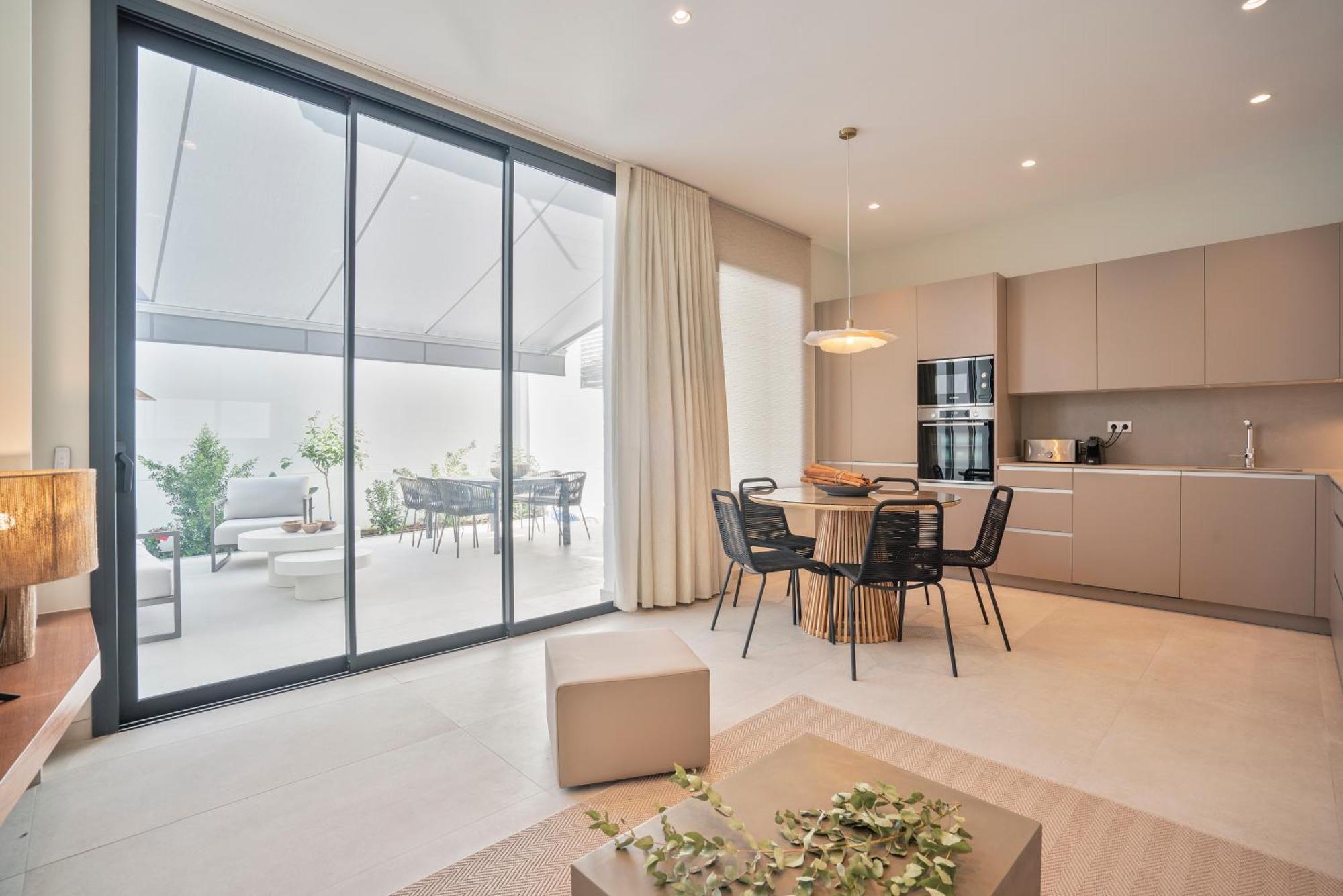 Sitges Spaces Garden Condo-2 Bedrooms, 2 Bathrooms, Garden Terrace, Near Center, Sleeps Up To 6- Monthly Rentals Only Eksteriør bilde