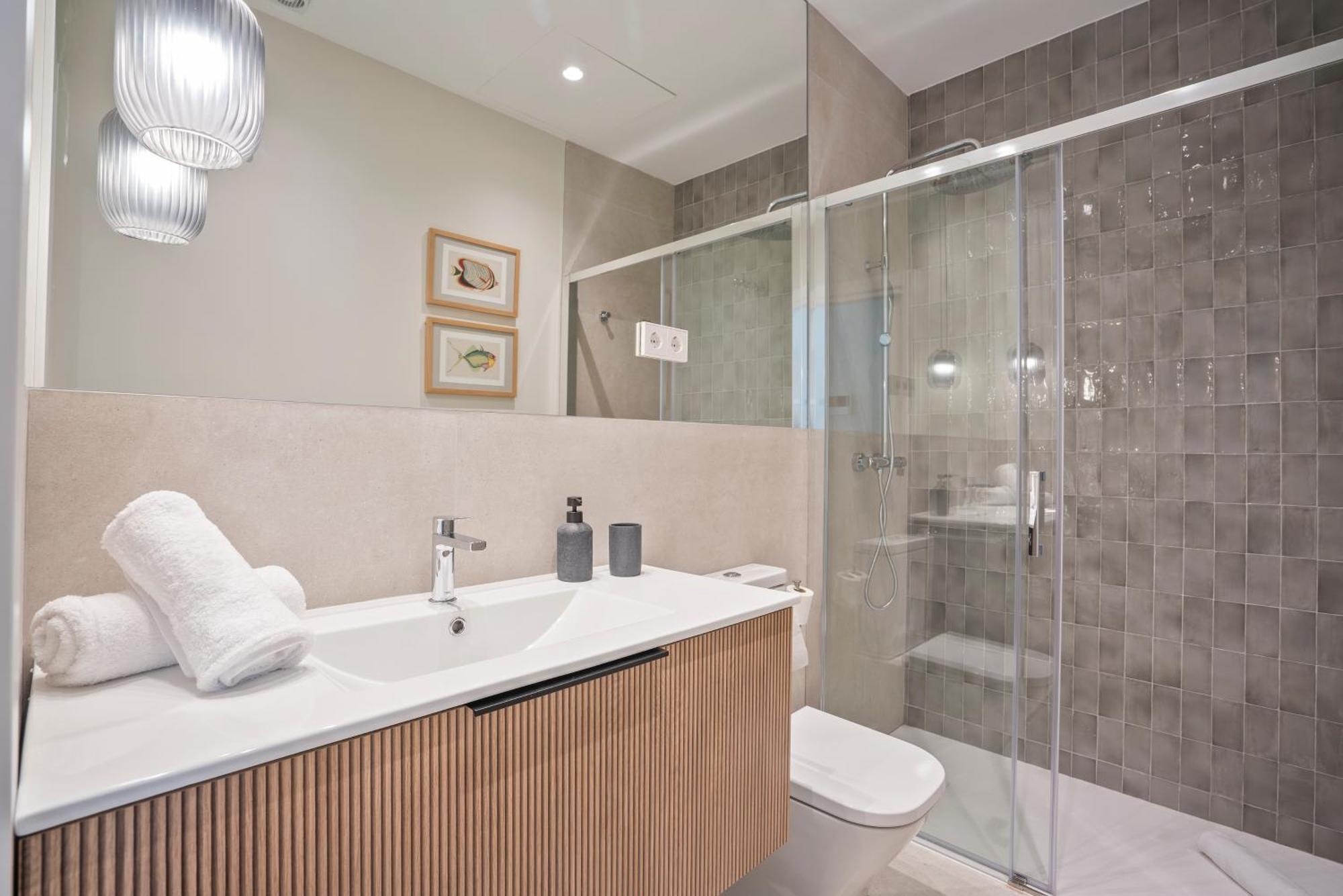 Sitges Spaces Garden Condo-2 Bedrooms, 2 Bathrooms, Garden Terrace, Near Center, Sleeps Up To 6- Monthly Rentals Only Eksteriør bilde
